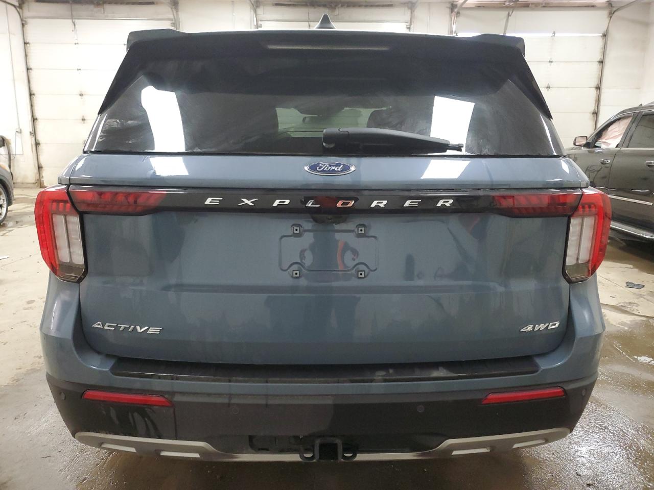 Ford Explorer Active Image 11