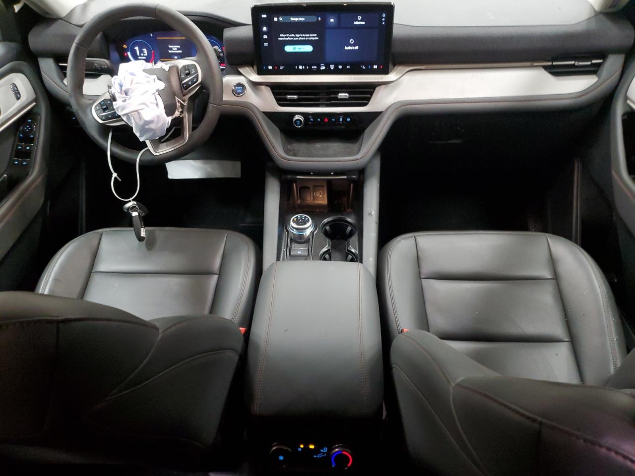 Ford Explorer Active Image 5