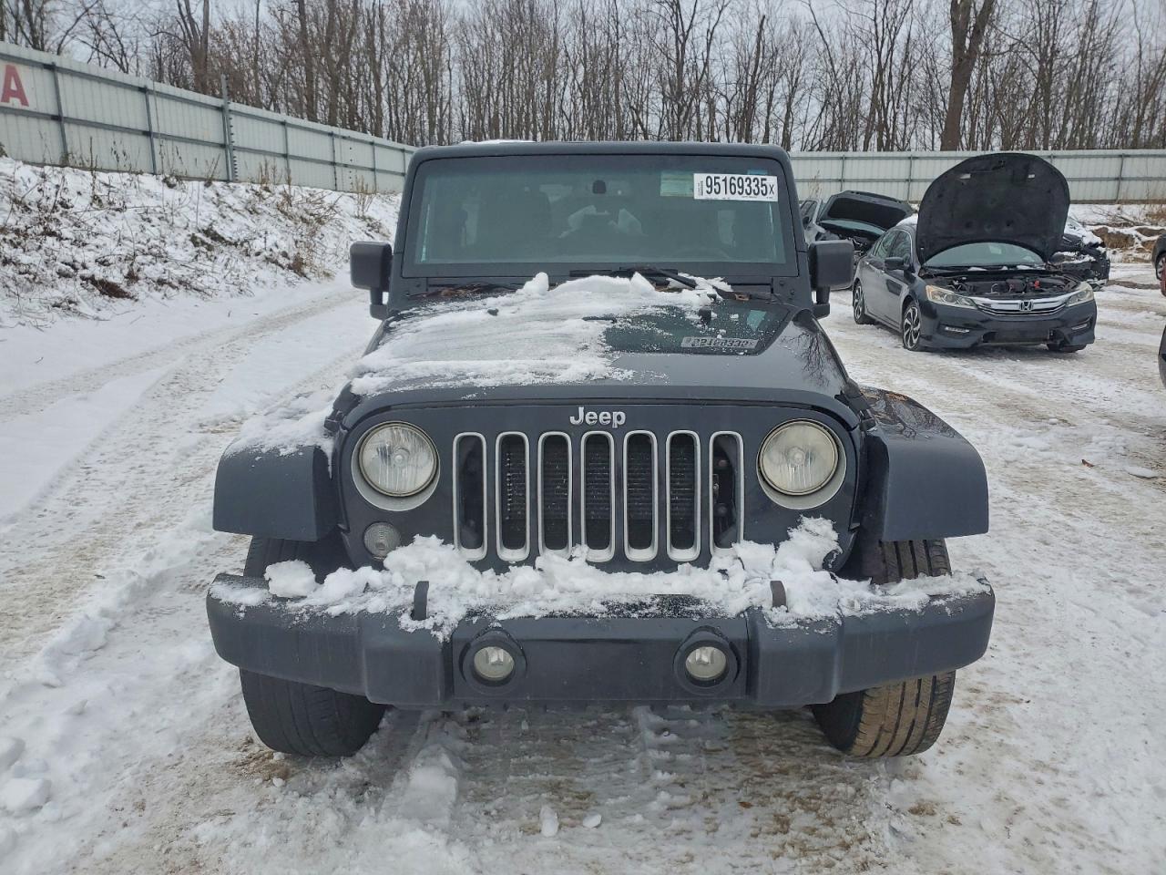 Jeep Wrangler Sahara Image 7