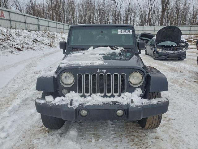 Jeep Wrangler Sahara Image 7