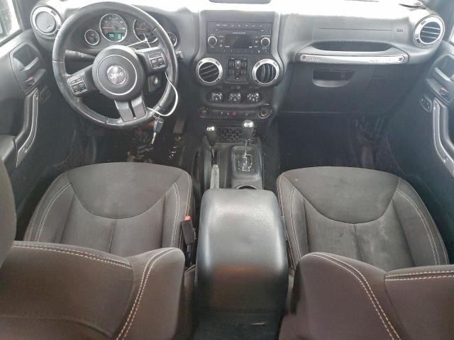 Jeep Wrangler Sahara Image 8