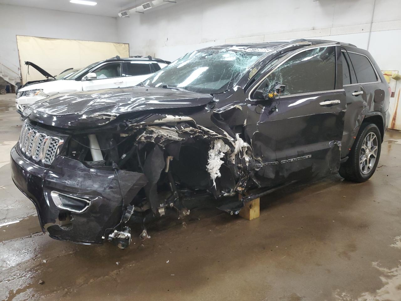 Jeep Grand Cherokee Overland Image 1