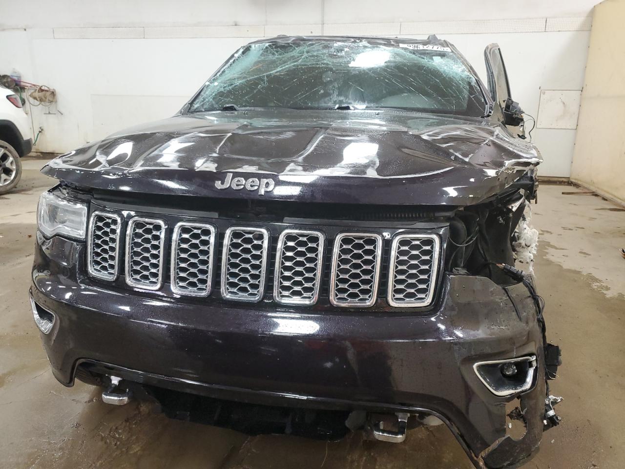Jeep Grand Cherokee Overland Image 5