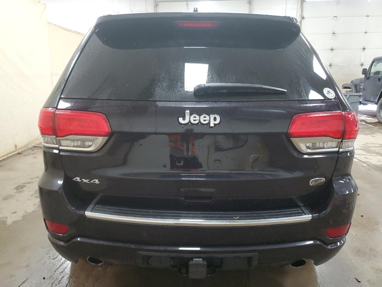 Jeep Grand Cherokee Overland Image 12