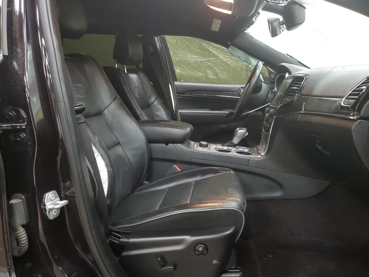 Jeep Grand Cherokee Overland Image 7