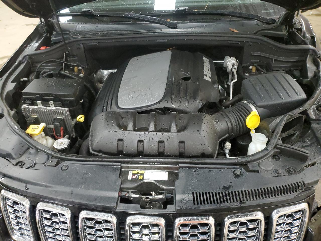 Jeep Grand Cherokee Overland Image 2