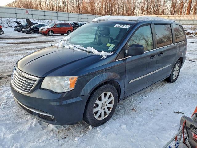  Salvage Chrysler Minivan