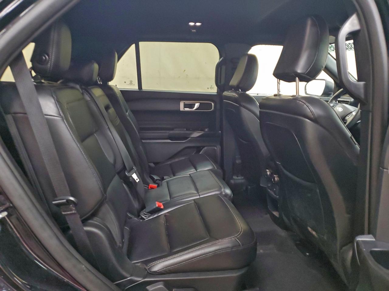 Ford Explorer Xlt Image 3