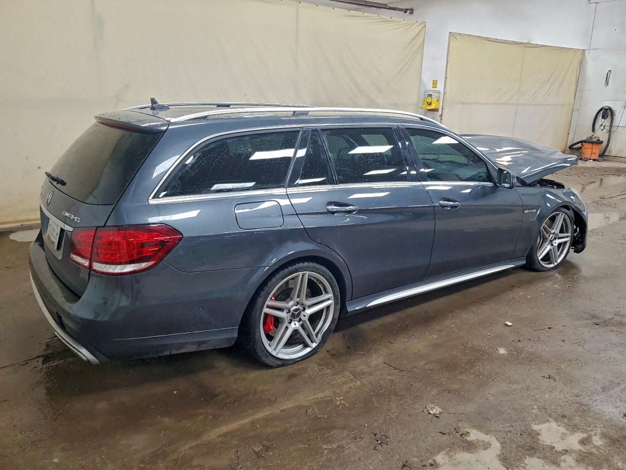 Mercedes-Benz E-Class 63 Amg-s Image 4