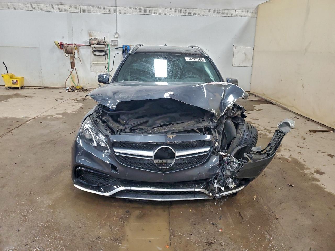 Mercedes-Benz E-Class 63 Amg-s Image 5