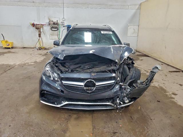 Mercedes-Benz E-Class 63 Amg-s Image 5