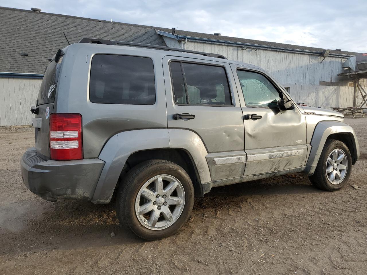 Jeep Liberty Sport Image 2