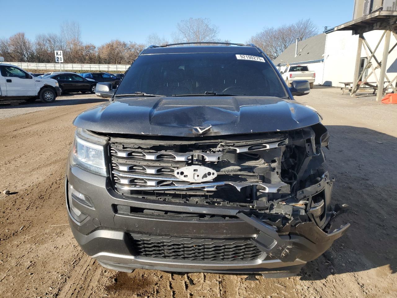 Ford Explorer Limited Image 13