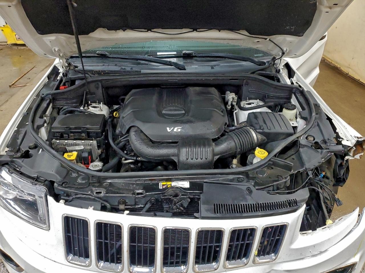 Jeep Grand Cherokee Laredo Image 3