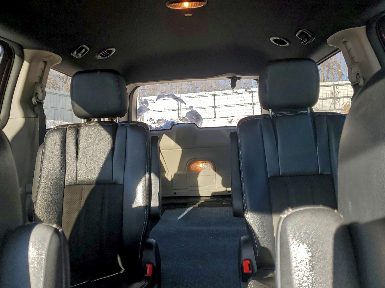 Dodge Caravan Sxt Image 9