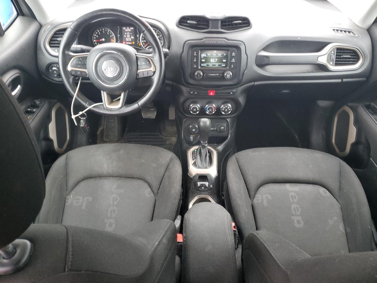 Jeep Renegade Latitude Image 12