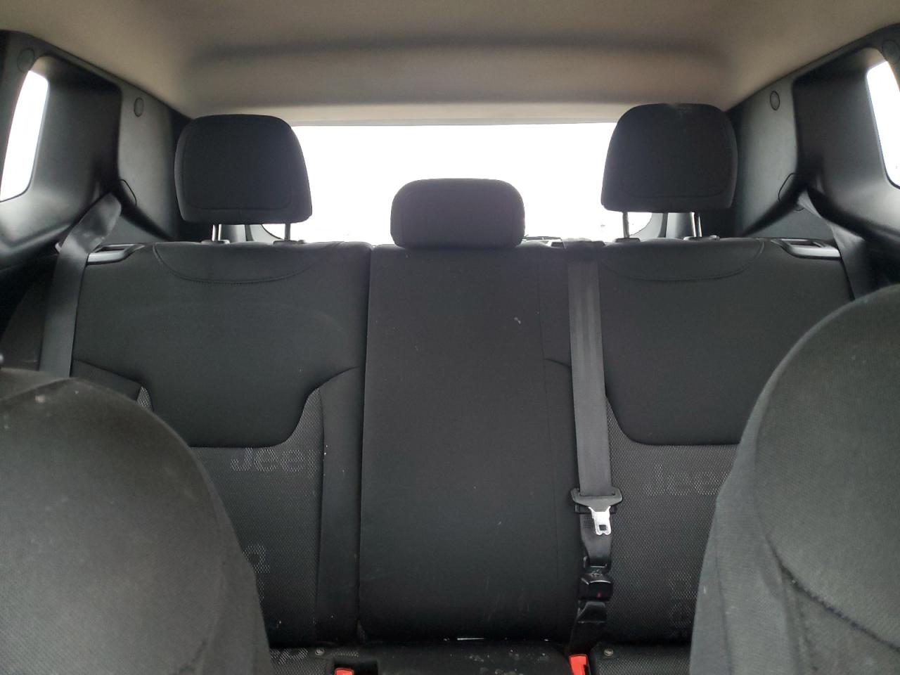 Jeep Renegade Latitude Image 13