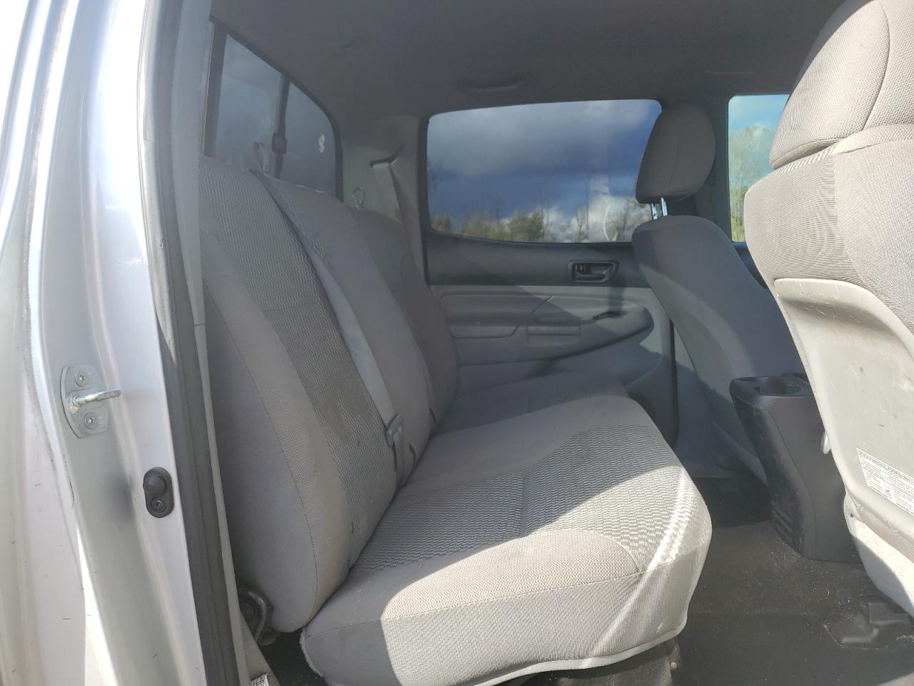 Toyota Tacoma Double Cab Image 11