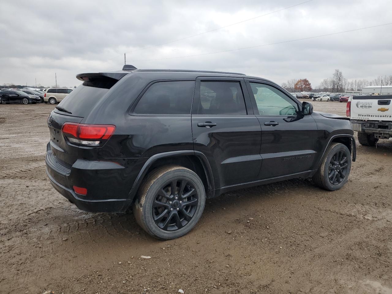 Jeep Grand Cherokee Laredo Image 2