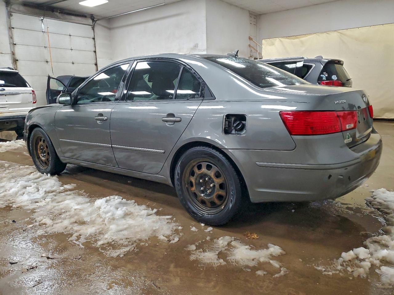 Hyundai SONATA Gls Image 2