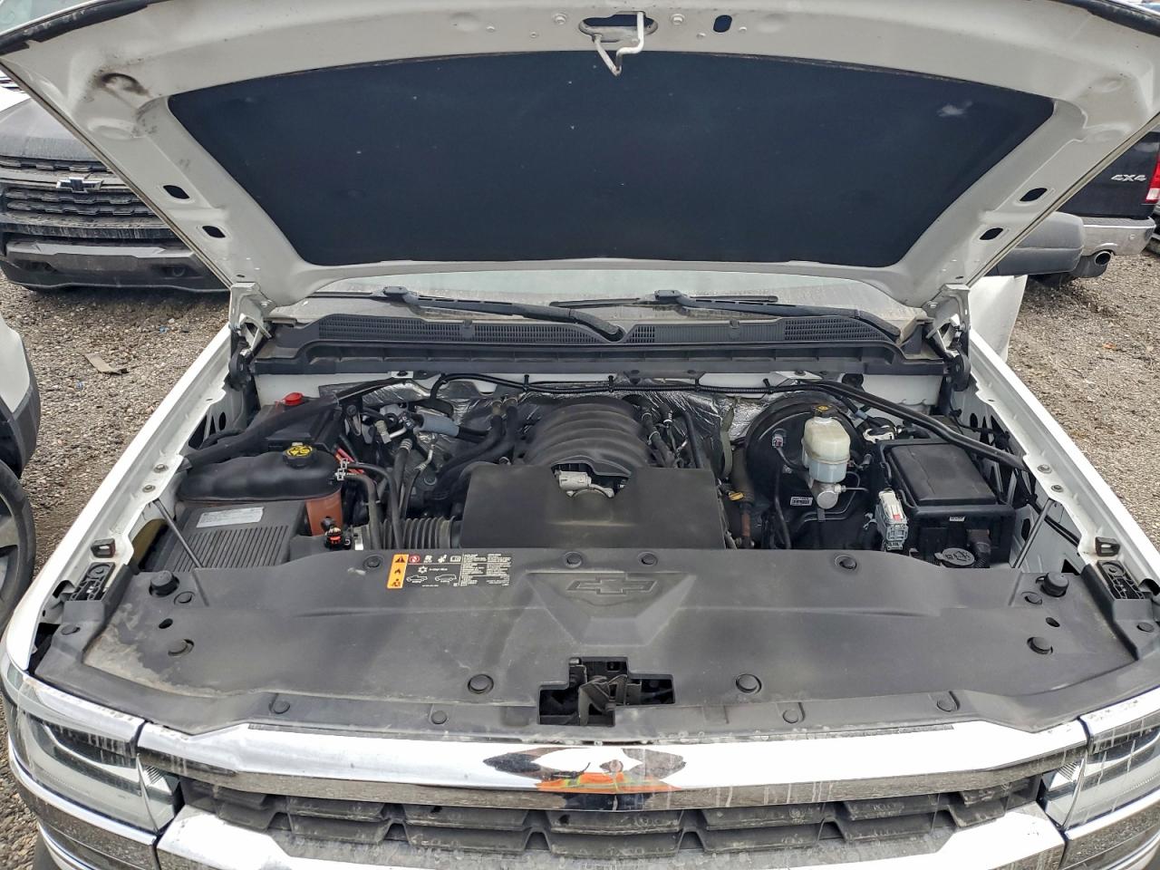 Chevrolet Silverado C1500 Image 10