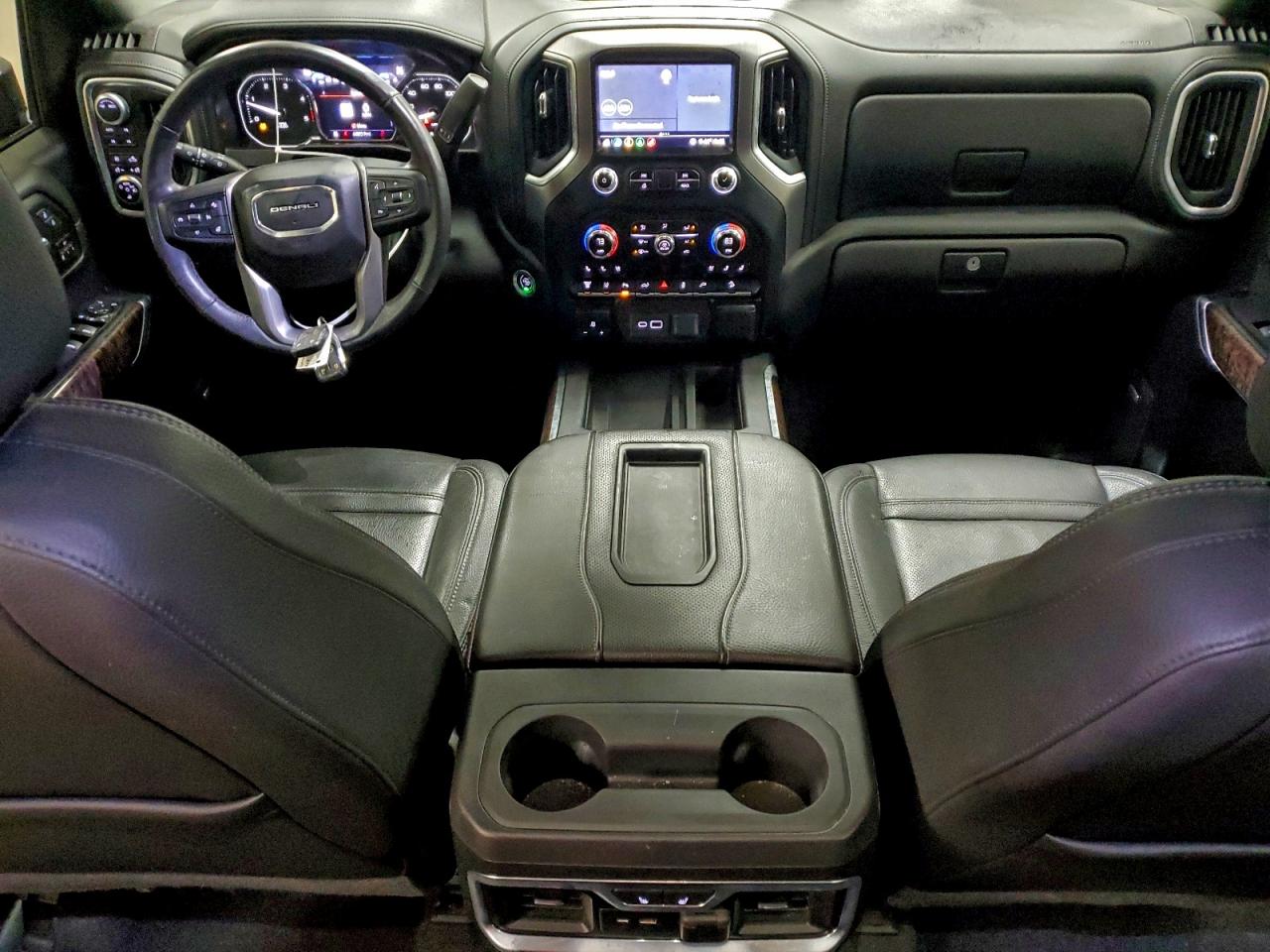 GMC Sierra K2500 Denali Image 2