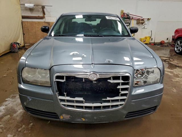 Chrysler 300 Image 4