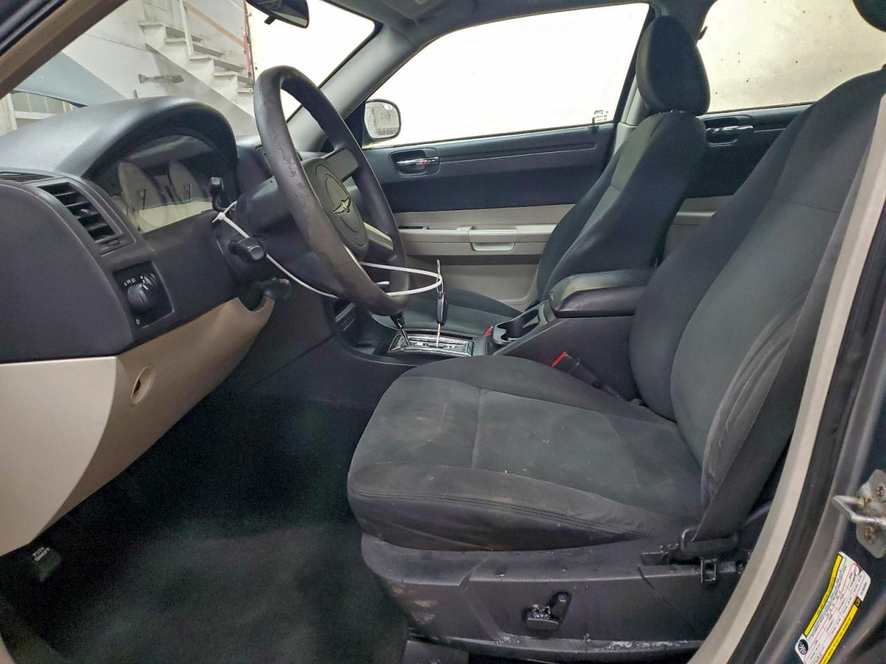 Chrysler 300 Image 3