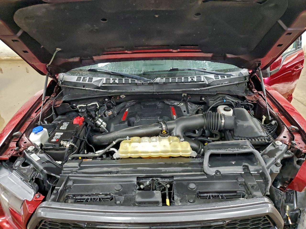 Ford F-150 Raptor Image 12