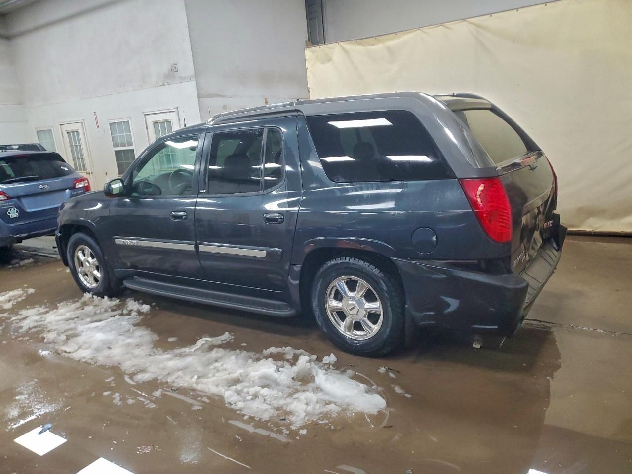 GMC Envoy Xuv Image 5