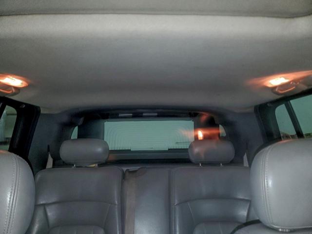 GMC Envoy Xuv Image 12