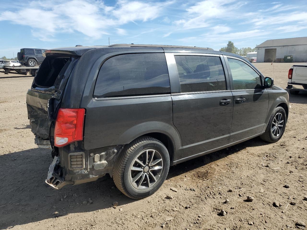 Dodge Caravan Gt Image 2