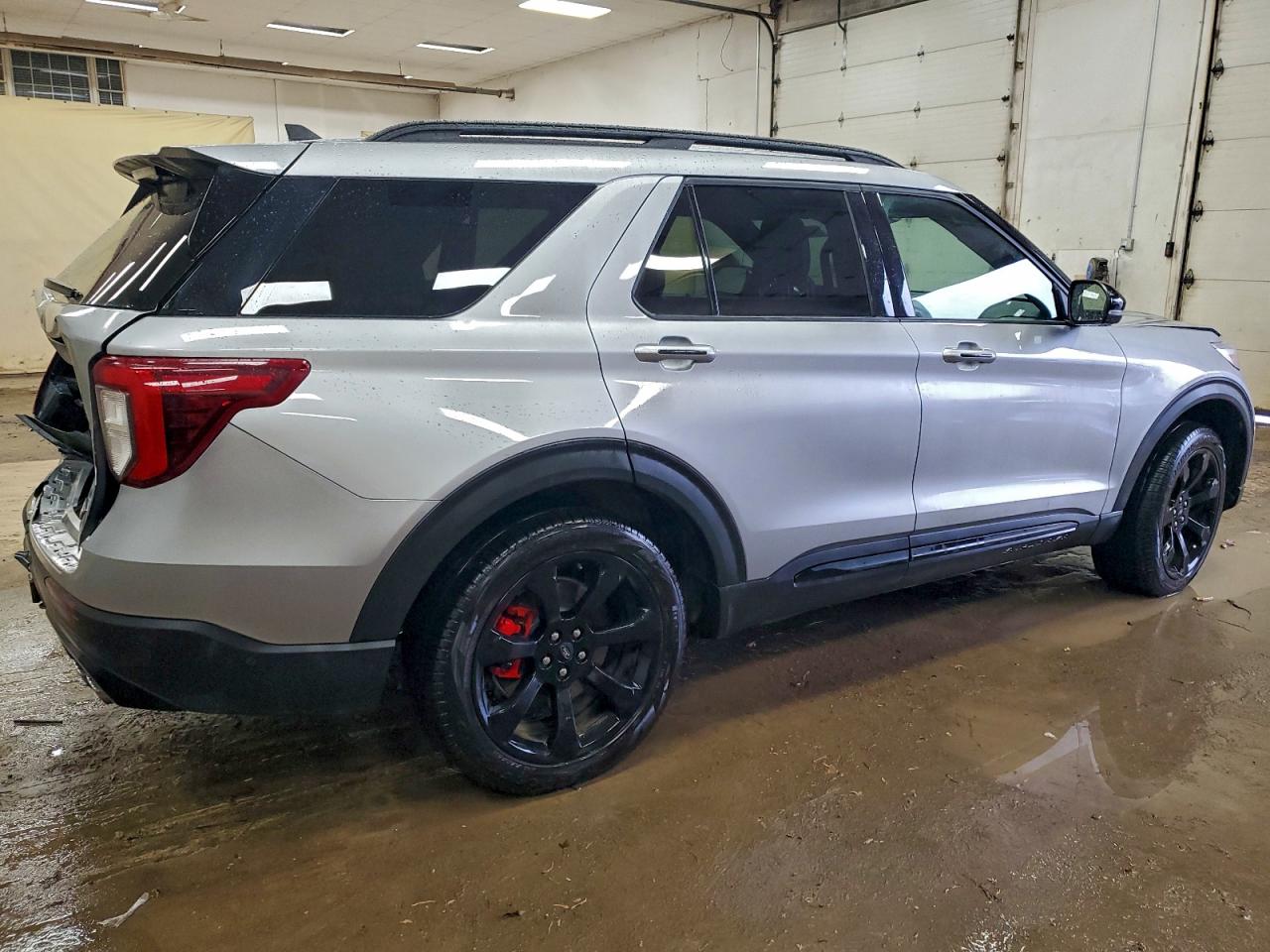 Ford Explorer St Image 10