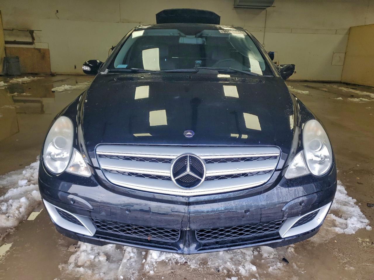 Mercedes-Benz R-Class 350 Image 2