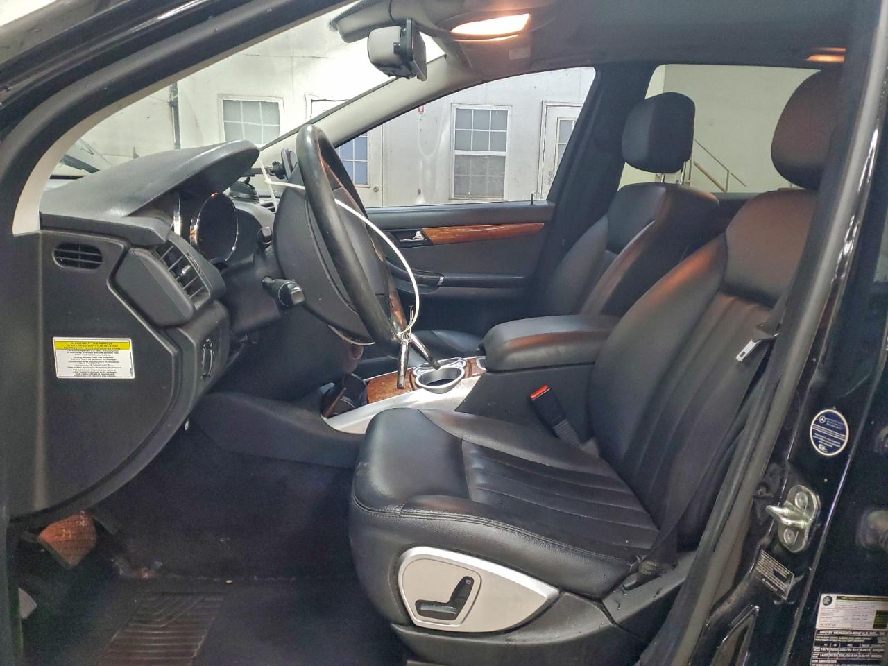 Mercedes-Benz R-Class 350 Image 10