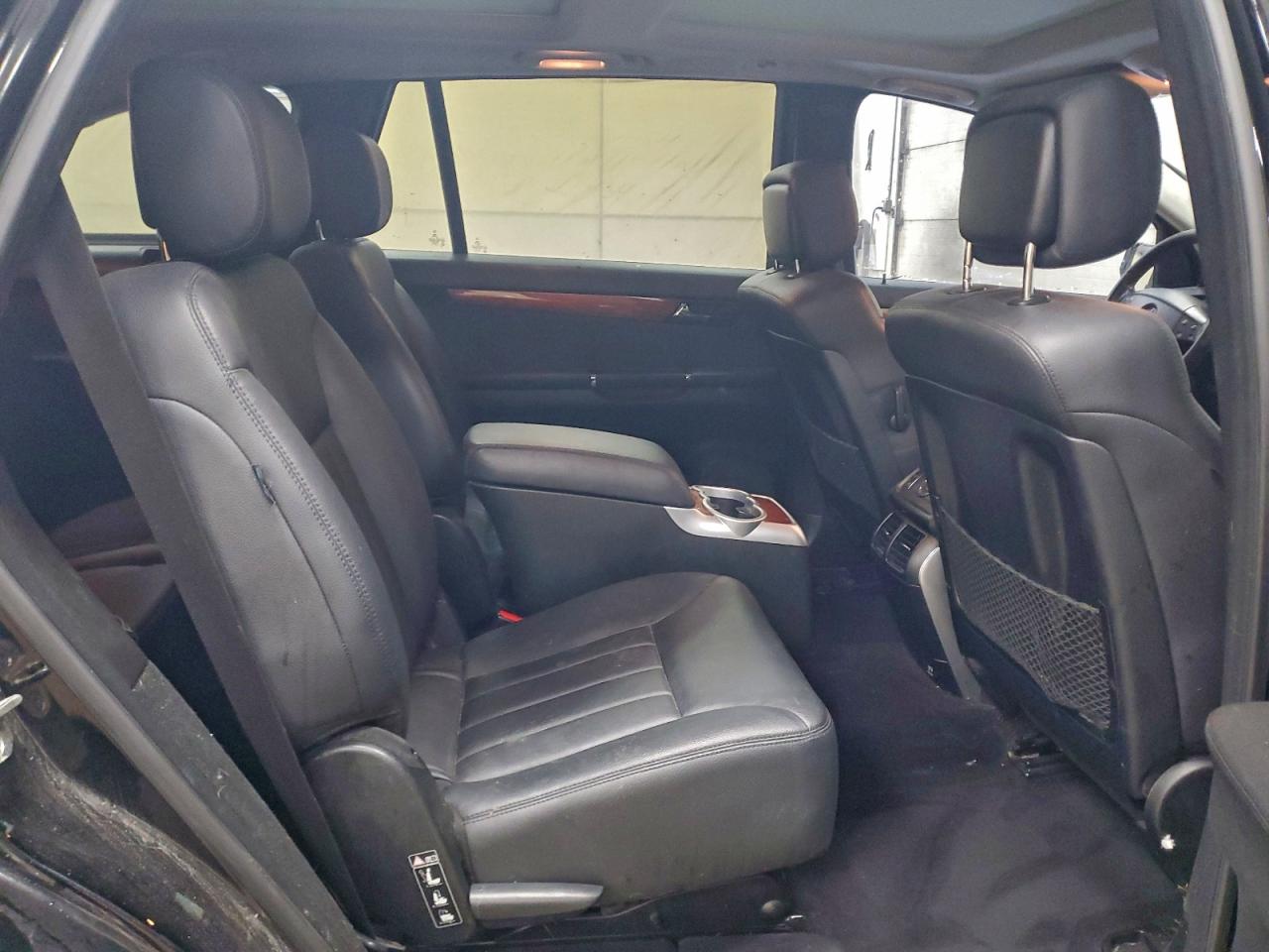 Mercedes-Benz R-Class 350 Image 9