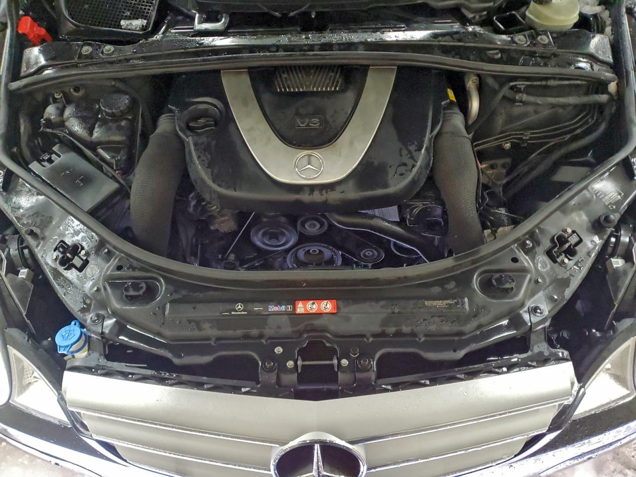 Mercedes-Benz R-Class 350 Image 13