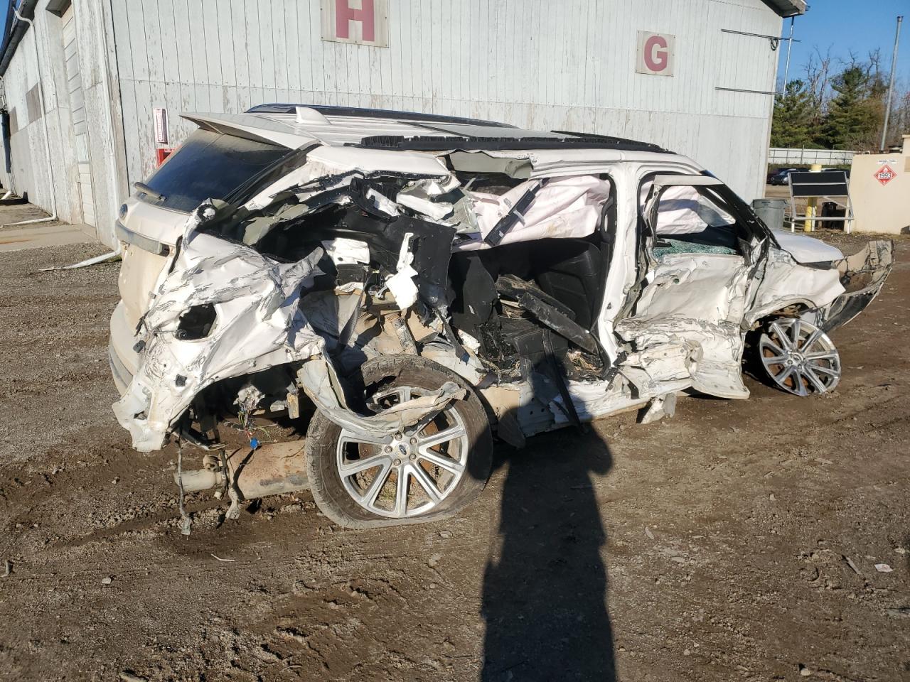 Ford Explorer Limited Image 5