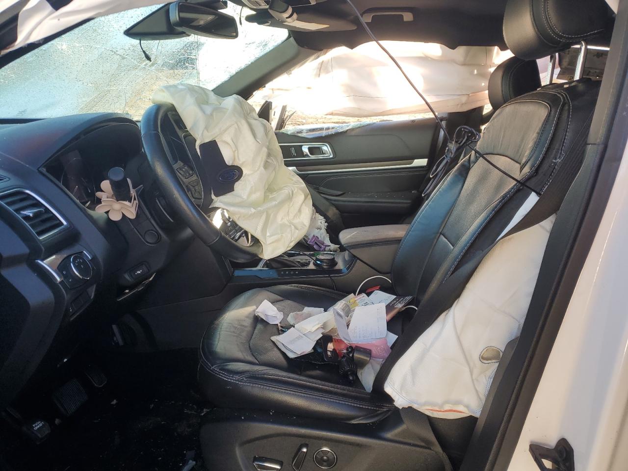 Ford Explorer Limited Image 8