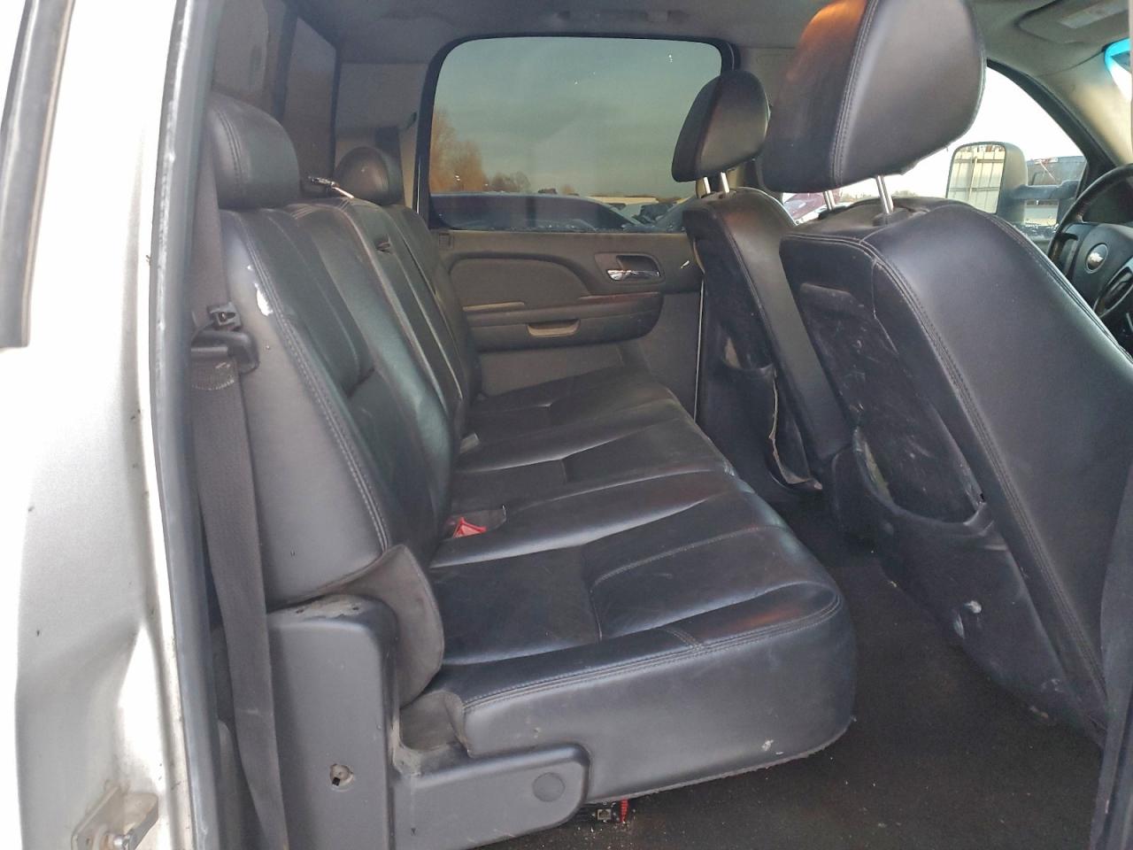 Chevrolet Silverado K2500 Heavy Duty Image 9