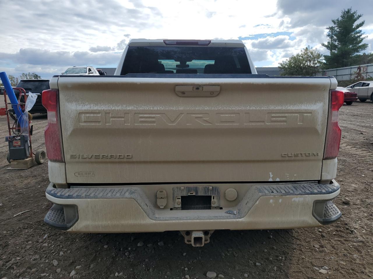 Chevrolet Silverado K1500 Custom Image 3