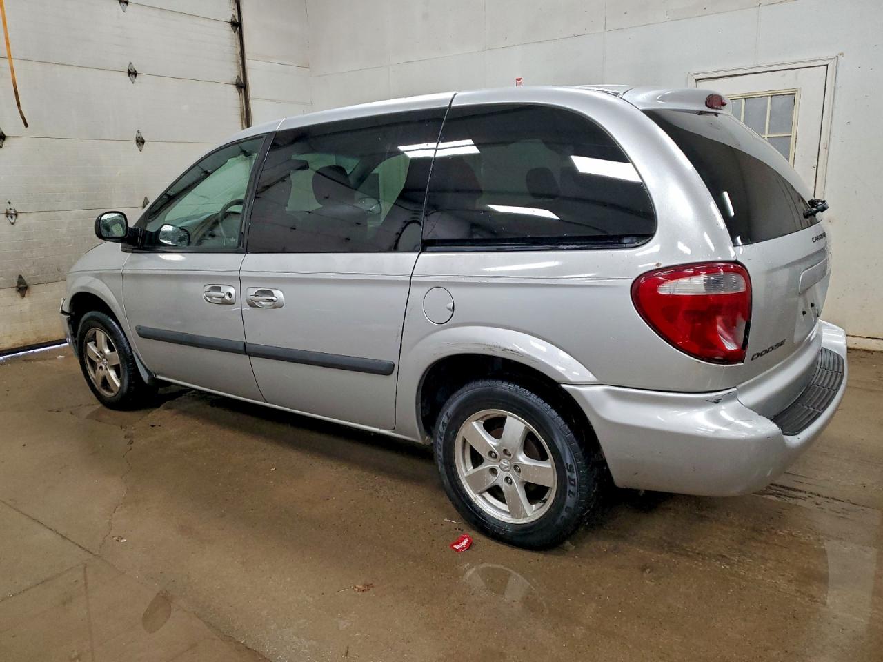 Dodge Caravan Sxt Image 3