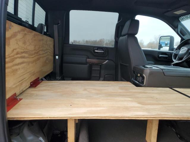 GMC Sierra K3500 Denali Image 7