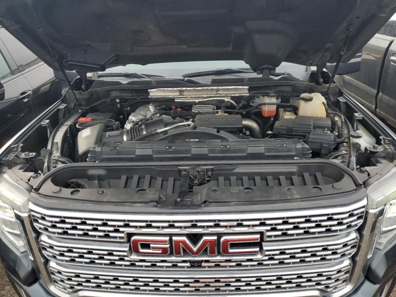 GMC Sierra K3500 Denali Image 10