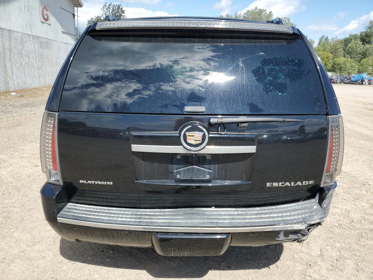 Cadillac Escalade Premium Image 6