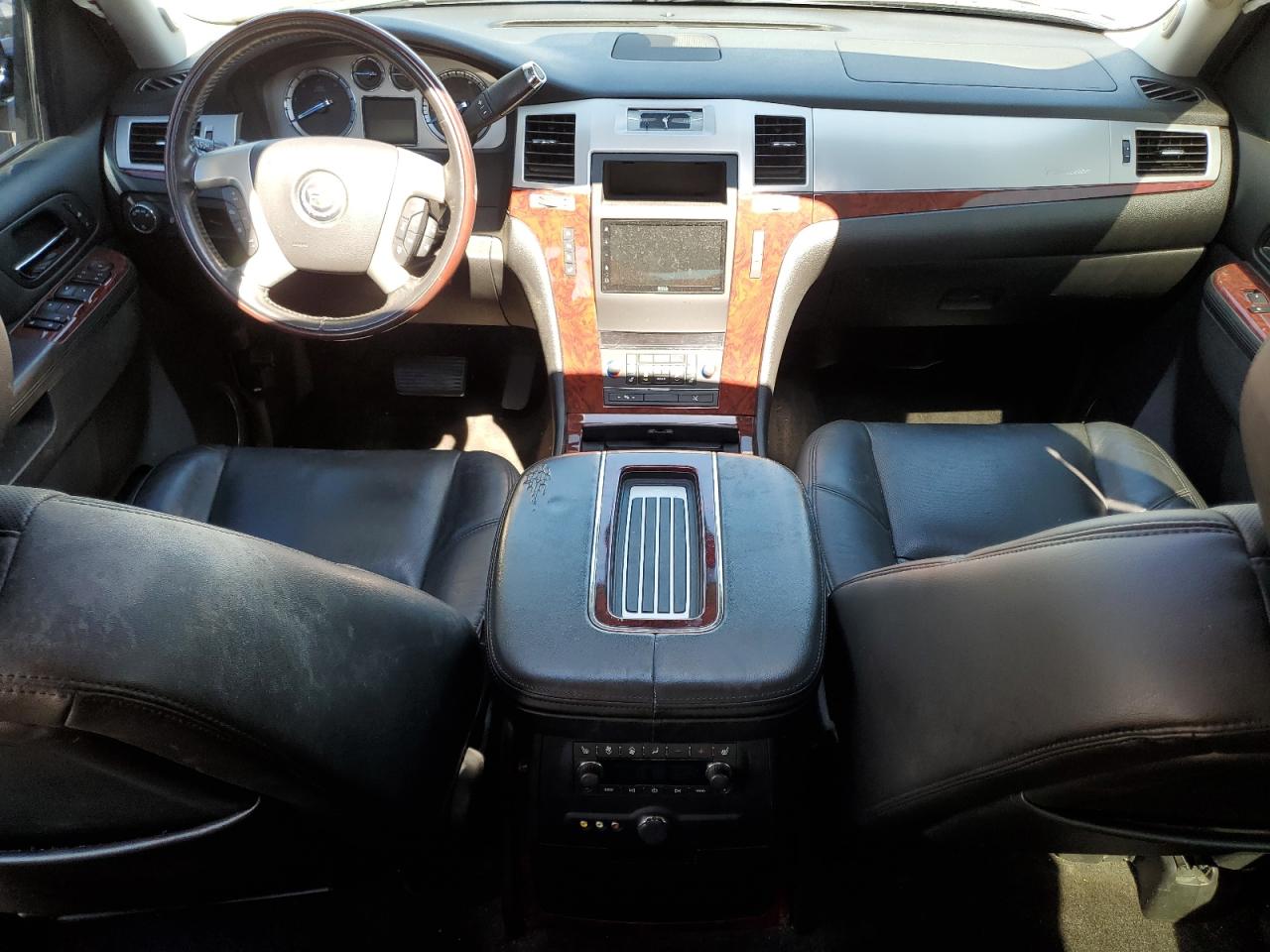 Cadillac Escalade Premium Image 4