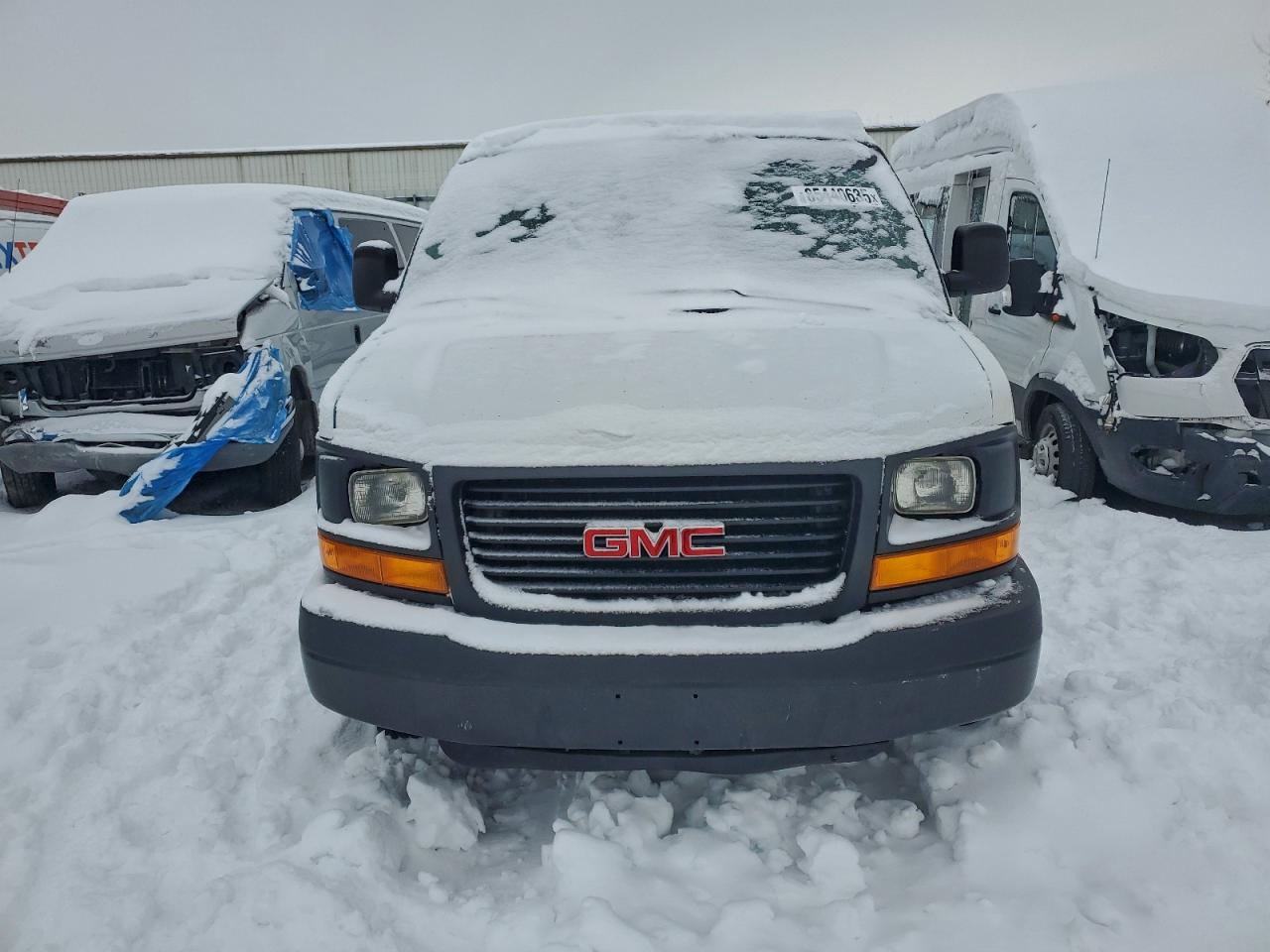 GMC Savana G2500 Image 3