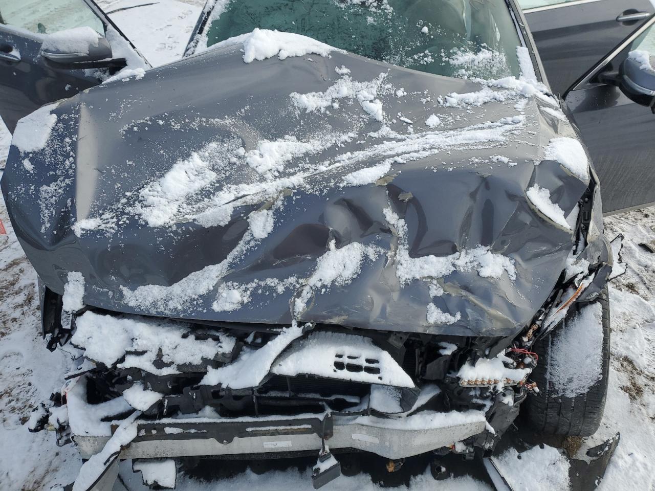 Hyundai Genesis 5.0l Image 9