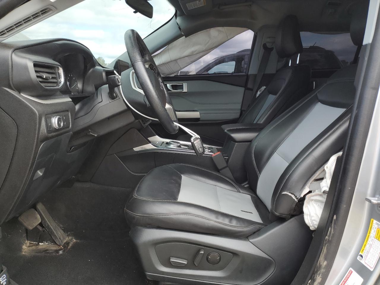 Ford Explorer Xlt Image 11