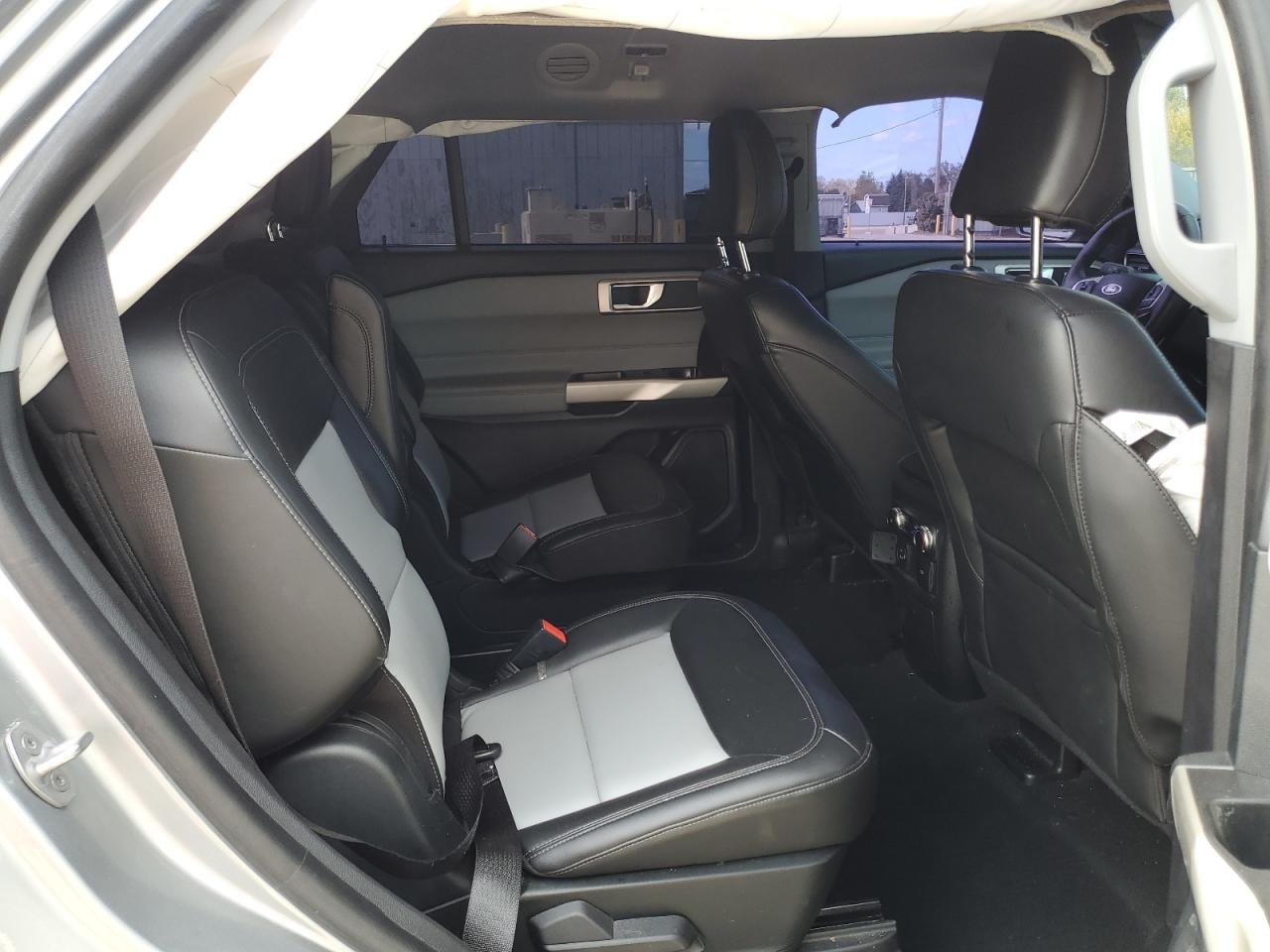 Ford Explorer Xlt Image 12